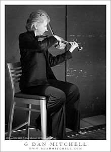 Violinist Robin Mayforth