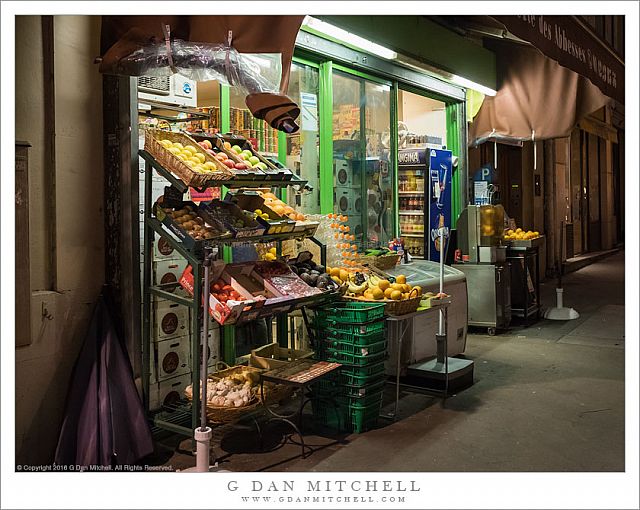 Superette des Abesses, Night