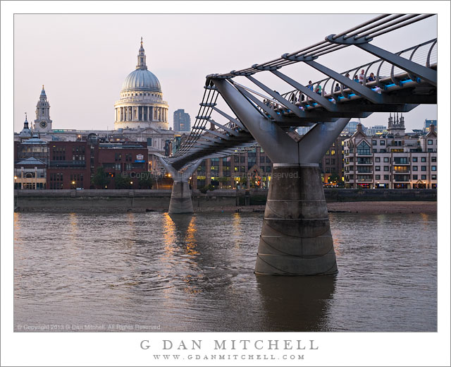 MillenniumBridgeStPaulsCathedralEvening20130706