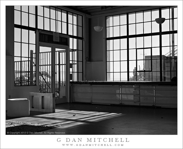 AbandonedBuildingInteriorEmbarcaderoBW20120420