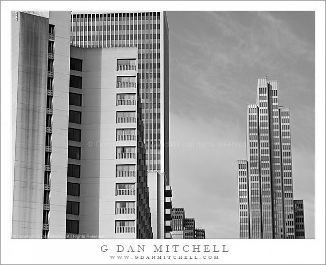 BuildingsFootOfMarketMorningSkyBW20090916