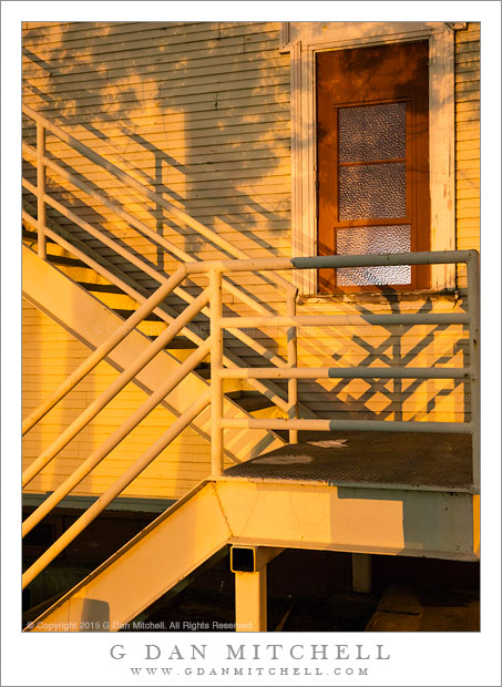 MINSYStaircaseAndShadows20151107