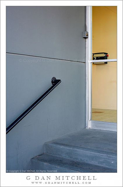 StepsRailingDoorMailbox20081226