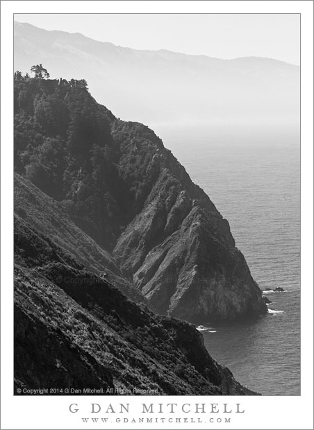 MountainsHazeOceanBigSurBW20140526