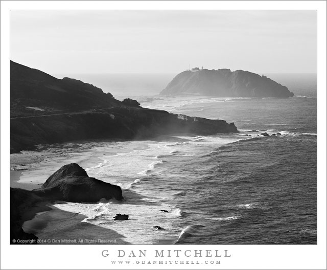 PointSurLighthouseStationBW20140131