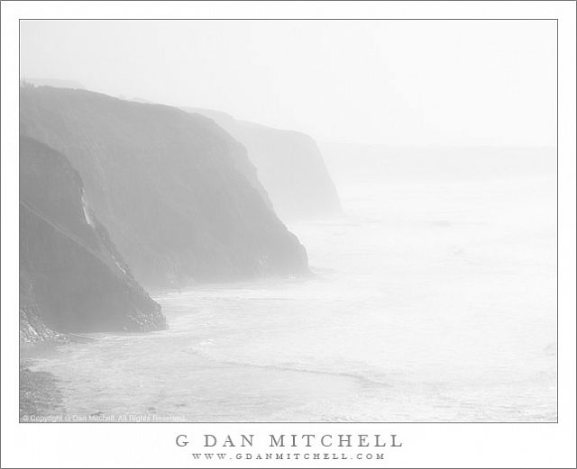 CliffsSurfFogBW20080112