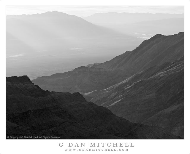 TrailCanyonDeathValleyMornLightBW20120105