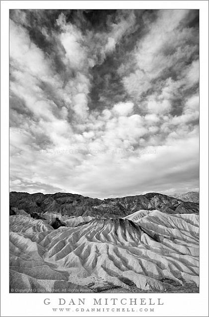 ZabriskieManifoldMornCloudsSkyBW20070402