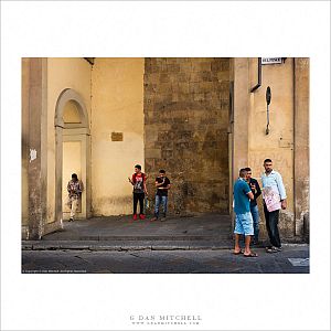 MenSidewalkFlorence20160828