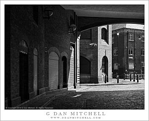 CobbledStreetBricksLondonBW20130706