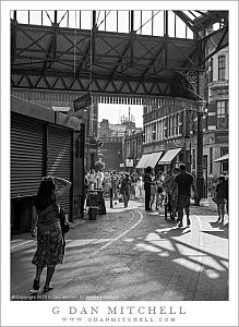 LondonStreetMarketWomanBW20130706