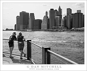 TwoWomenEastRiverLowerManhattanBW20140808