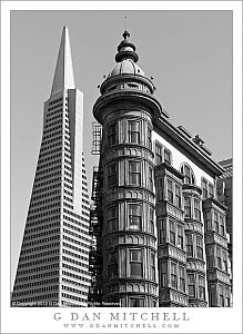 ColumbusTowerTransamericaPyramidBW20120805