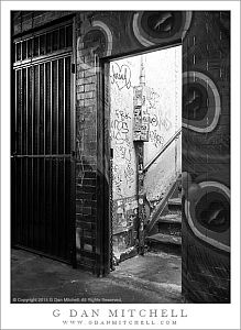 DoorwayStairsChinatownNightBW20150725